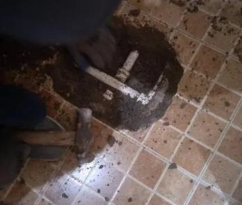 容城县卫生间漏水维修公司为您分享下卫生间渗水如何处理及注意事项